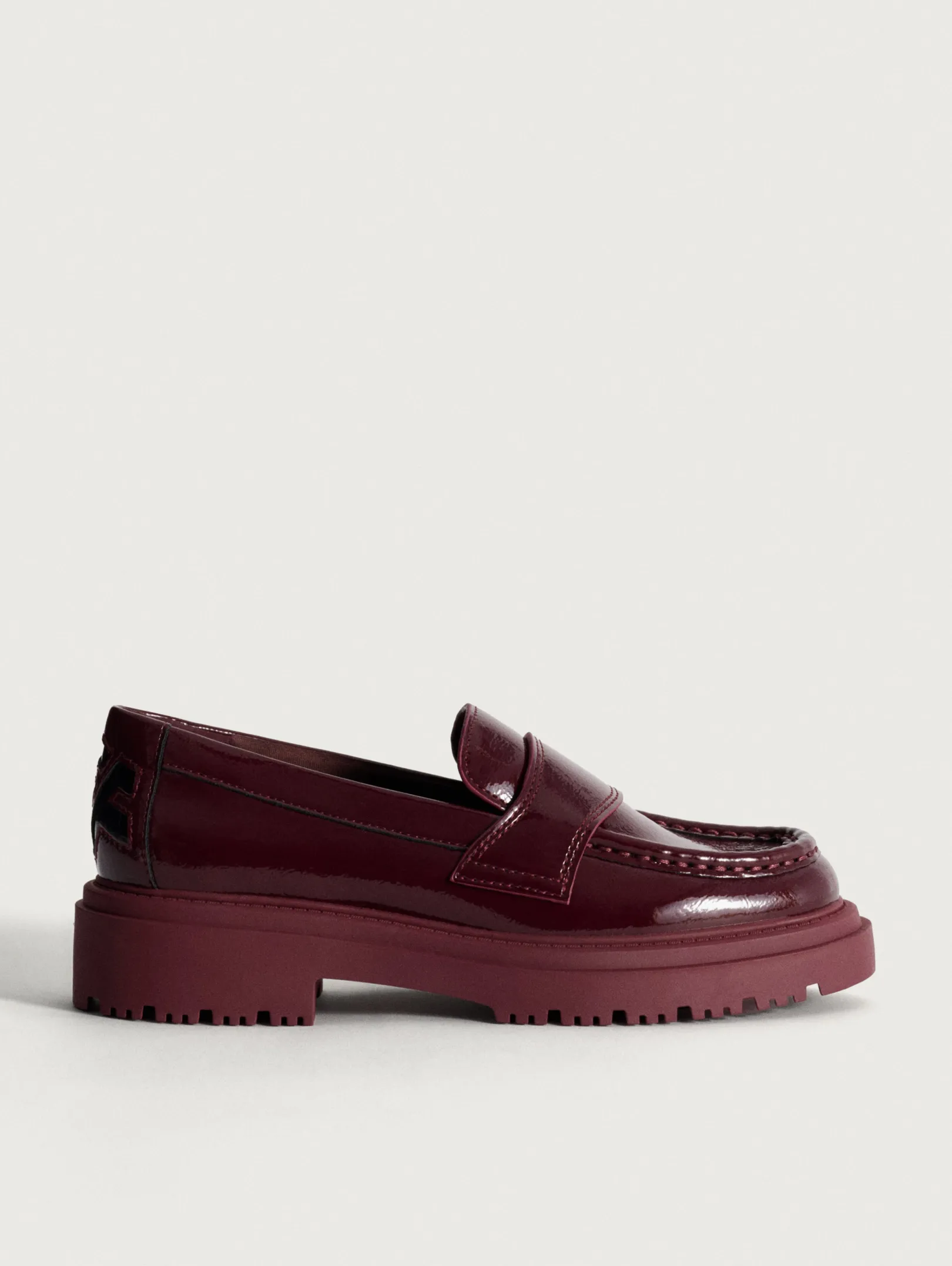 mocassin_school_vin_5.webp MOCASSIN SCHOOL VIN*HOFF Outlet